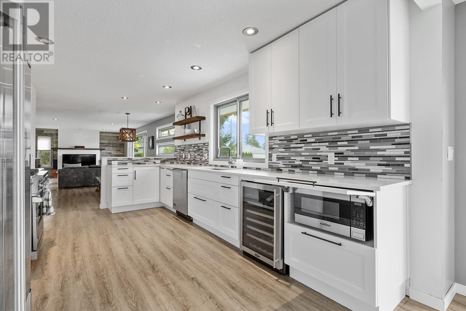 Property at 11175 Maddock Avenue image 5