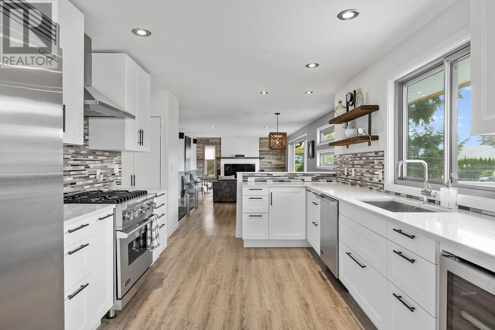 Property at 11175 Maddock Avenue image 4