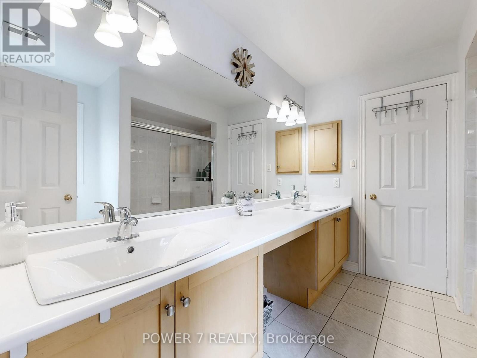 76 Silver Rose Crescent, Markham, Ontario  L6C 1W6 - Photo 25 - N12097194