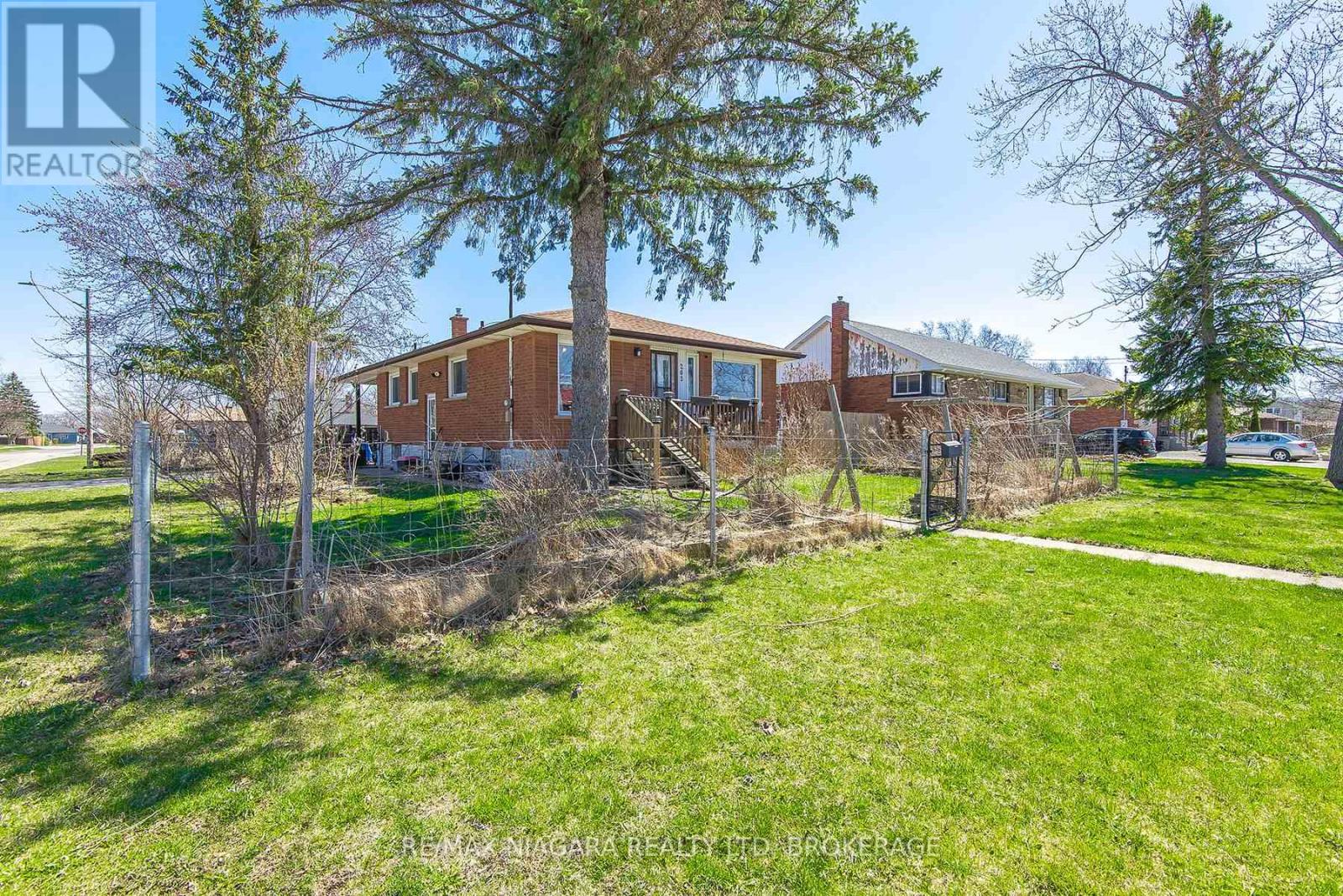 Property at 203 KILGOUR AVENUE image 3