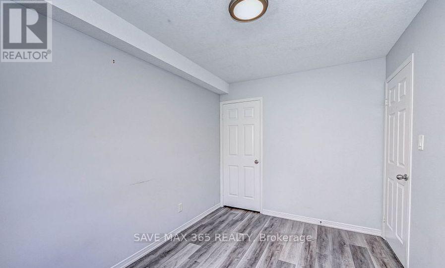 4d - 45 Cedarhill Crescent, Kitchener, Ontario  N2E 0A2 - Photo 29 - X12097212