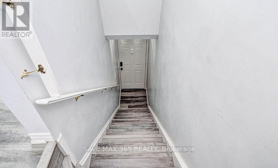 Property at 4D - 45 CEDARHILL CRESCENT image 4