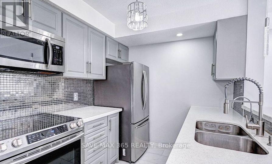 4d - 45 Cedarhill Crescent, Kitchener, Ontario  N2E 0A2 - Photo 6 - X12097212