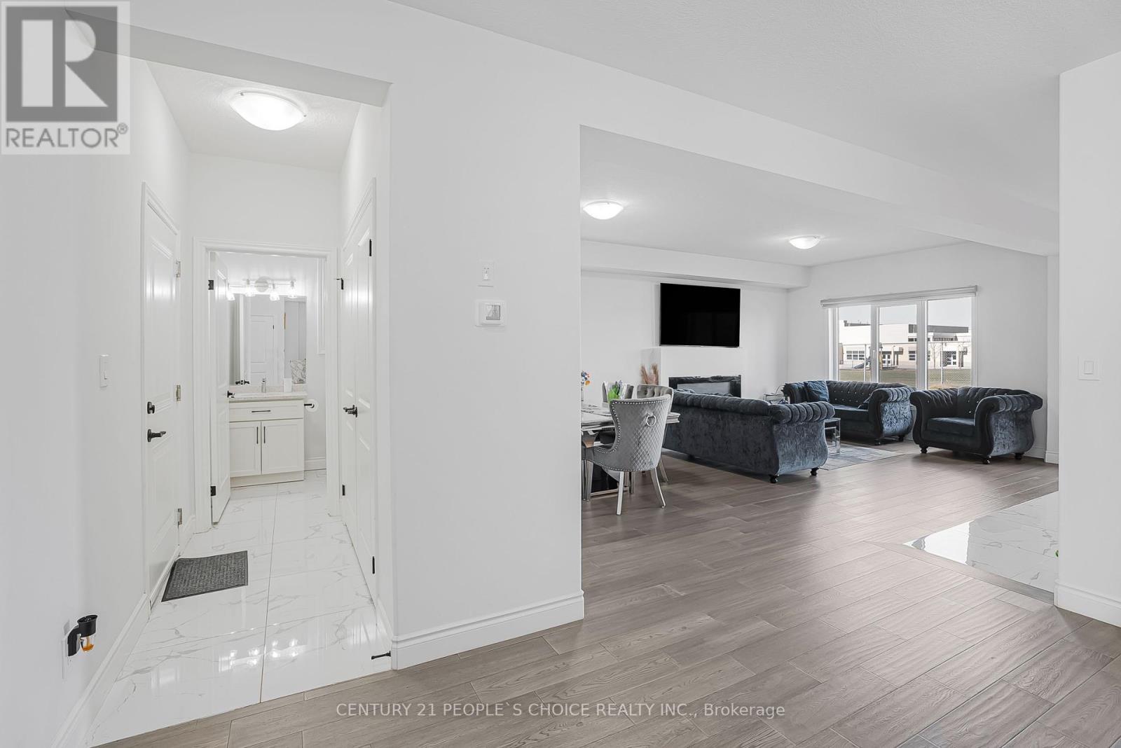 24 Grandville Circle, Brant (Paris), Ontario  N3L 0E9 - Photo 18 - X12097244