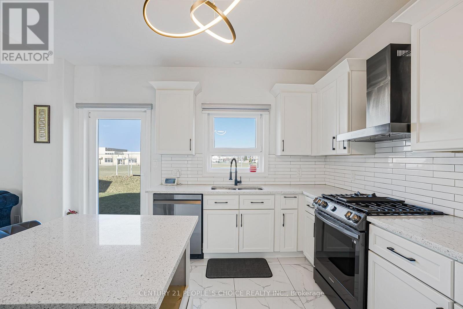 24 Grandville Circle, Brant (Paris), Ontario  N3L 0E9 - Photo 32 - X12097244