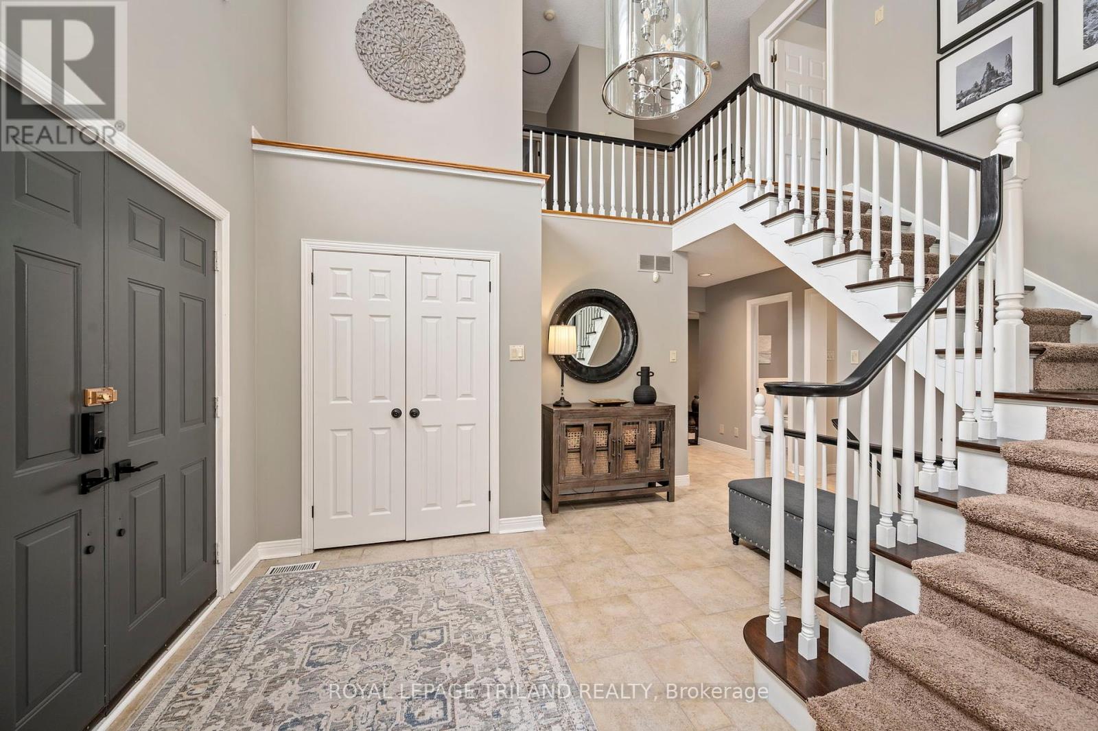 Property at 29 ULLSWATER CRESCENT image 3