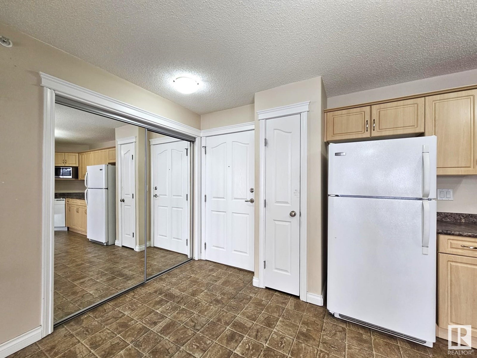 #415 7801 Golf Course Rd., Stony Plain, Alberta  T7Z 1M2 - Photo 2 - E4421294