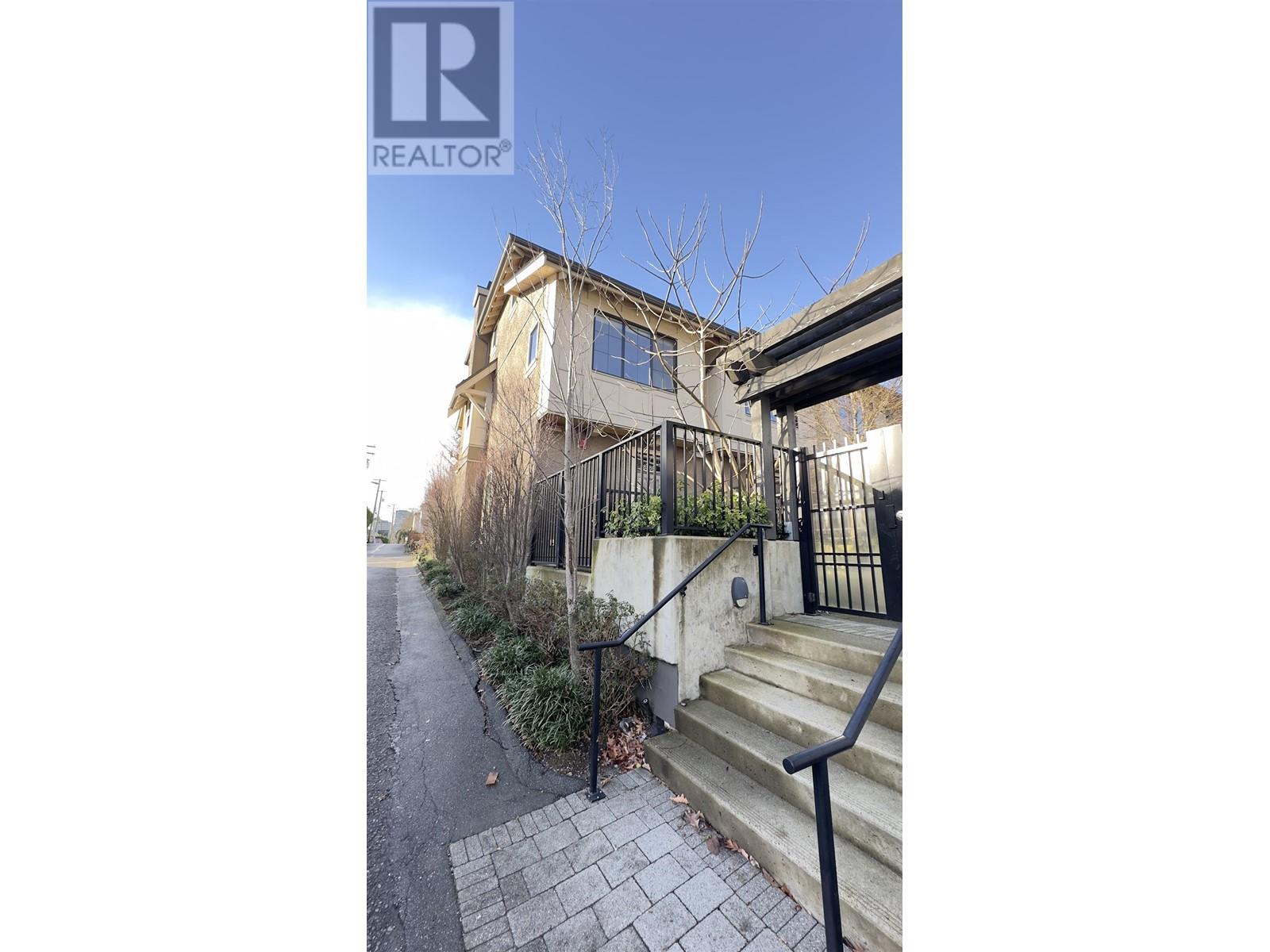 8588 Osler Street, Vancouver, British Columbia  V6P 0G4 - Photo 4 - R2978774