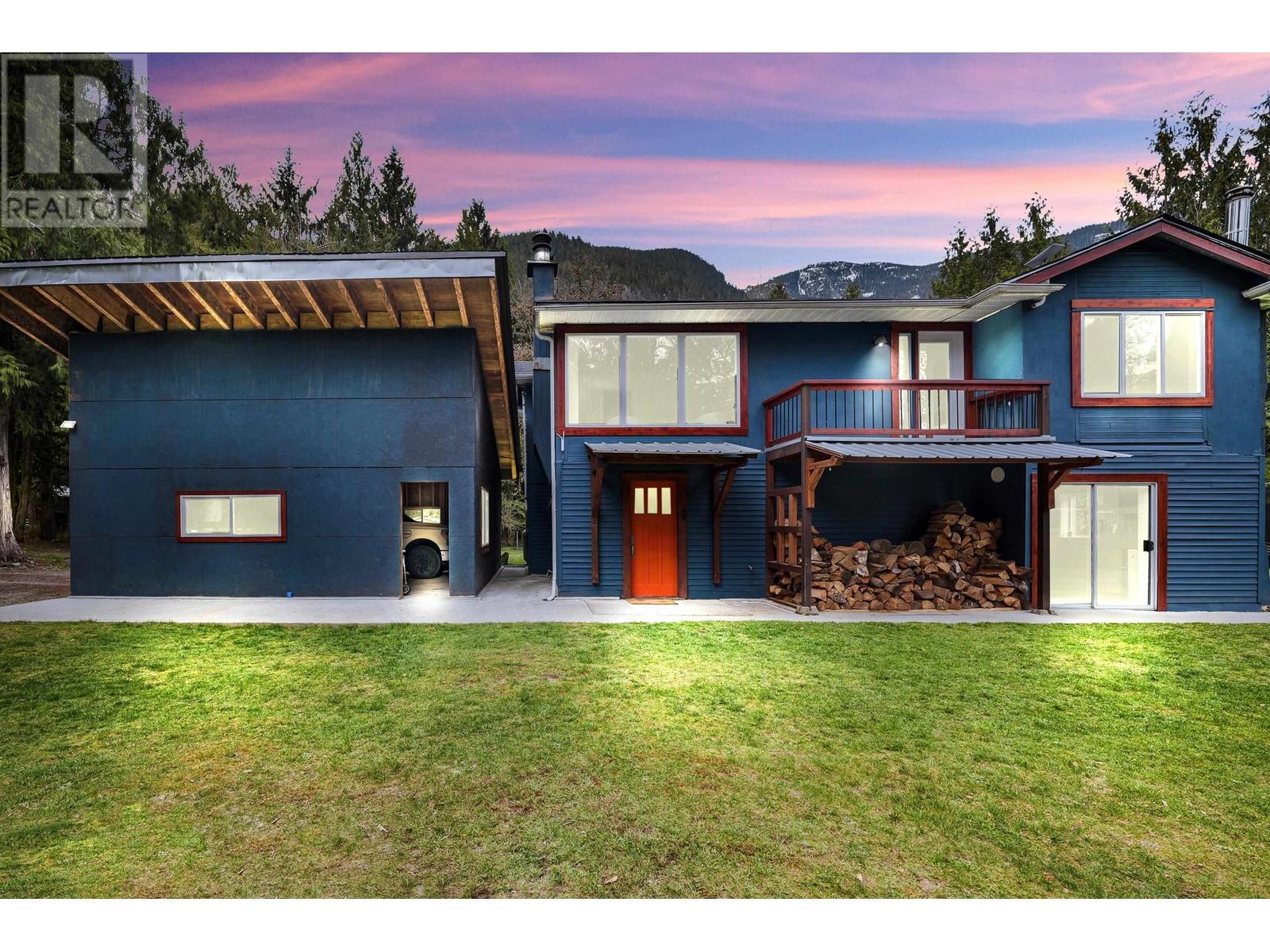 14886 Squamish Valley Road, Squamish, British Columbia  V0N 1H0 - Photo 1 - R2992823
