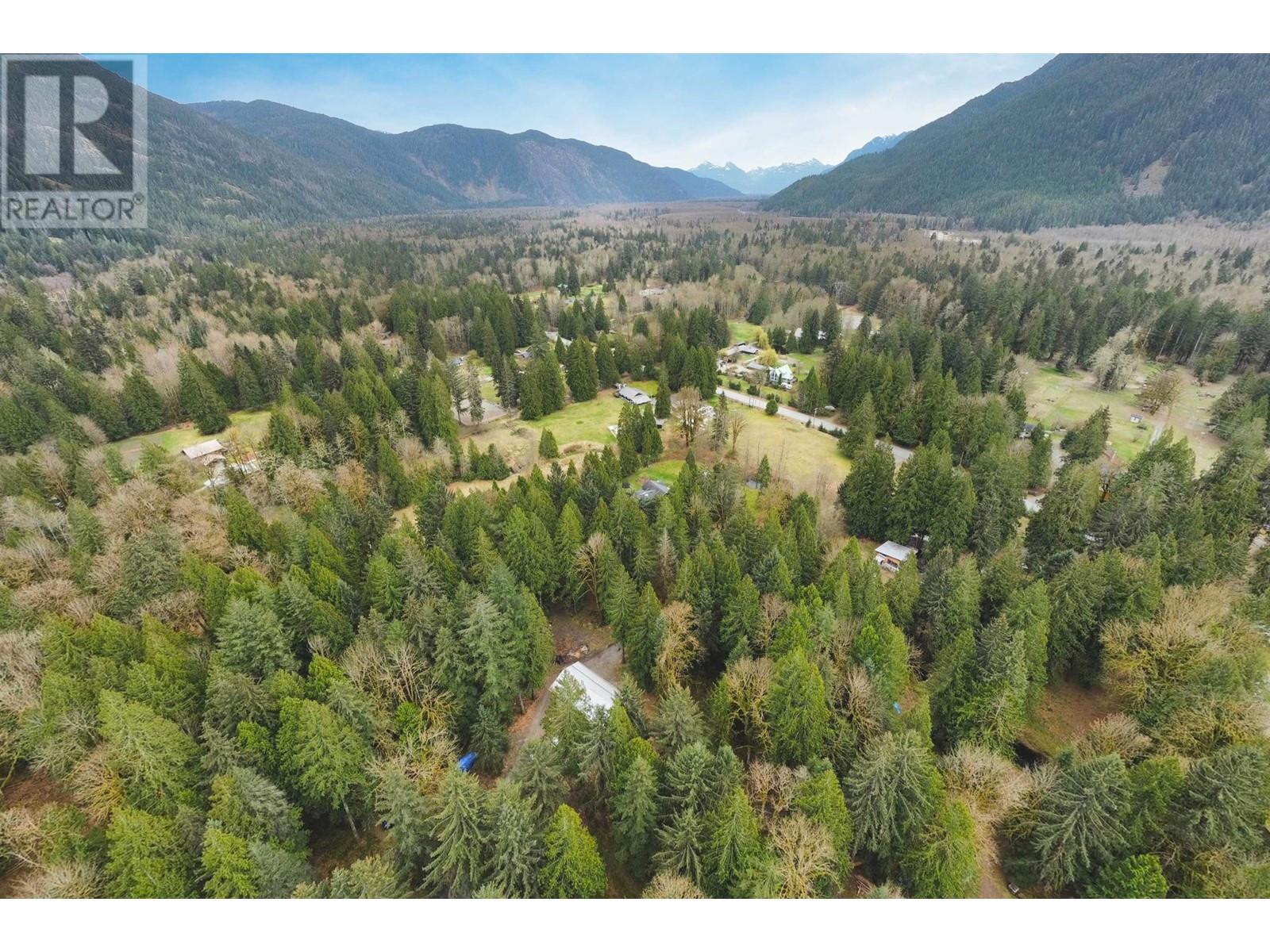 14886 Squamish Valley Road, Squamish, British Columbia  V0N 1H0 - Photo 33 - R2992823