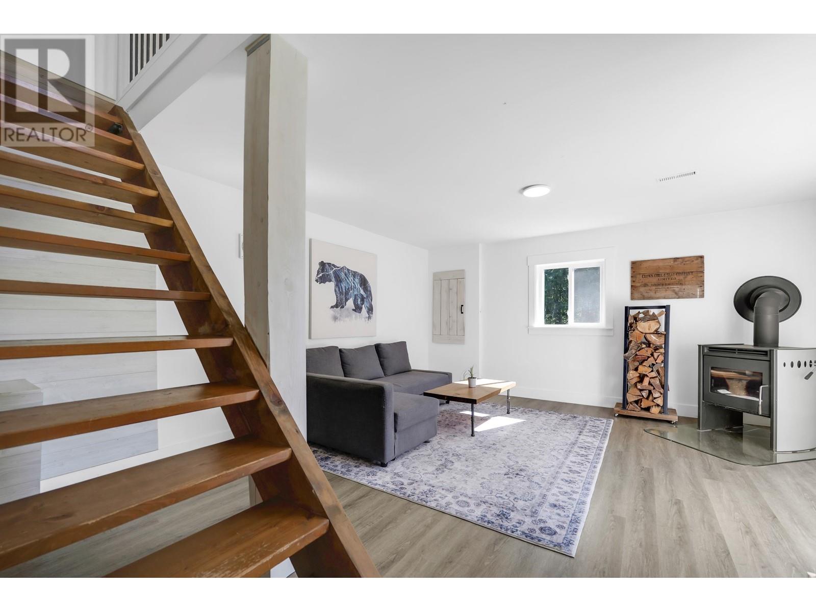 14886 Squamish Valley Road, Squamish, British Columbia  V0N 1H0 - Photo 5 - R2992823