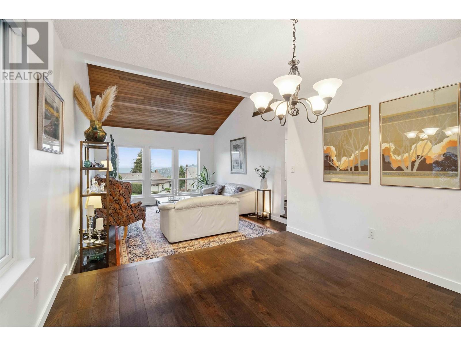 1613 Hemlock Place, Port Moody, British Columbia  V3H 4A7 - Photo 11 - R2992830