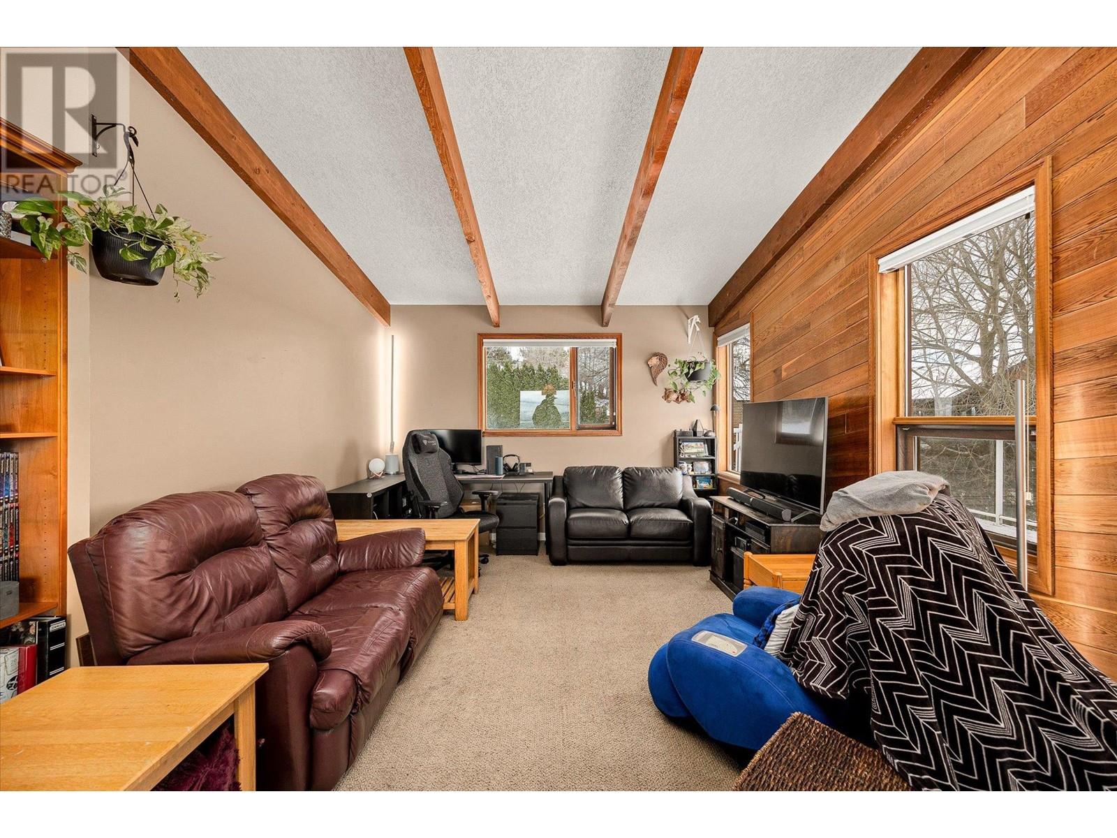 Property at 14231 East Hill Road image 1