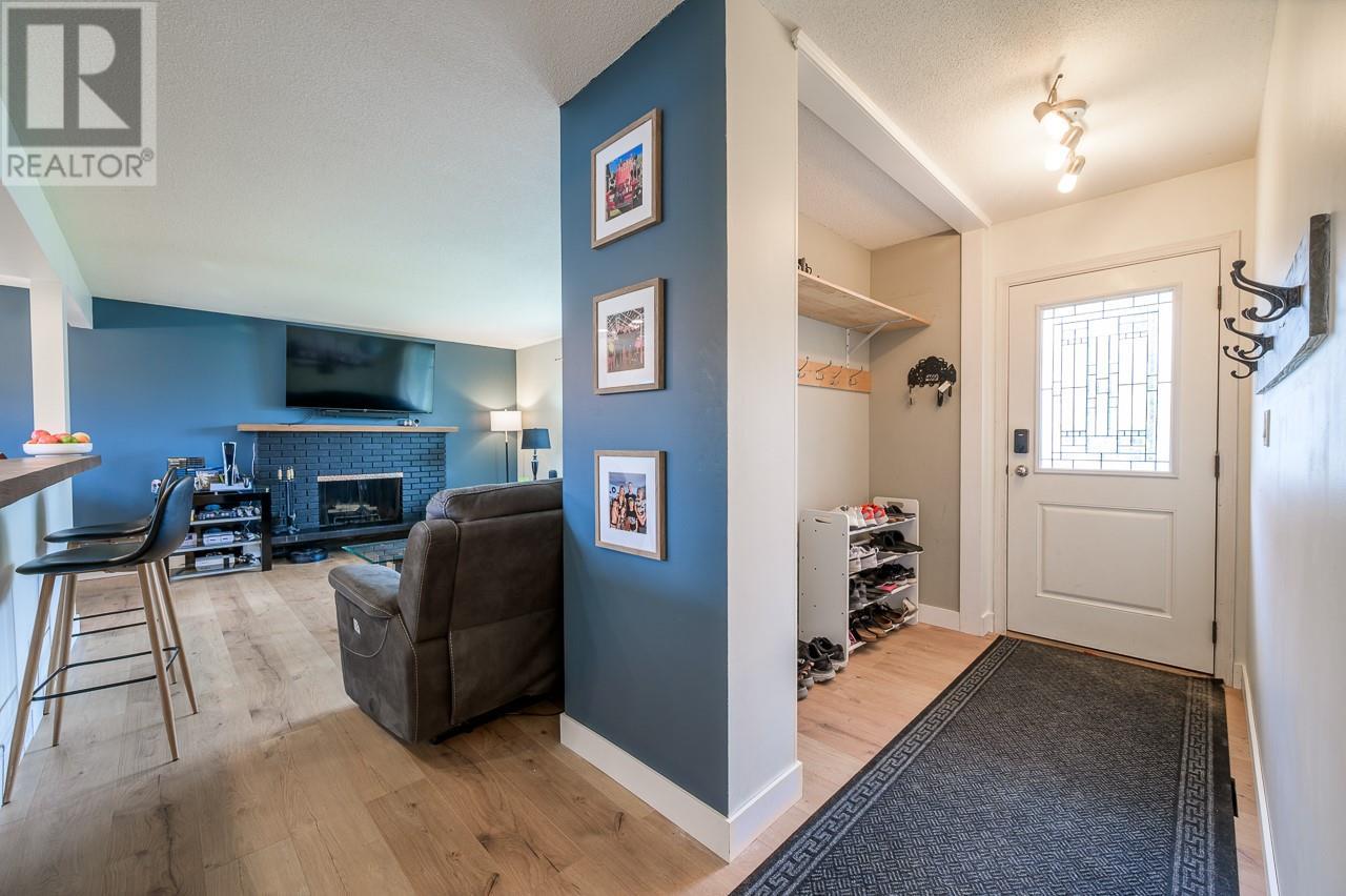 Property at 879 Dever Drive image 3