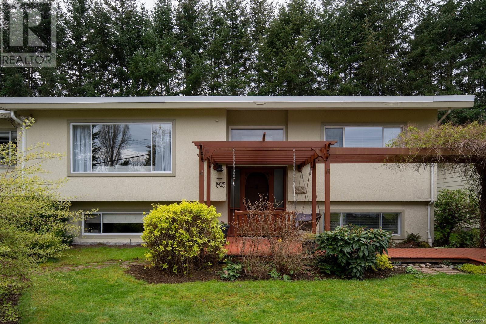 Property at 1925 Hovey Rd image 3