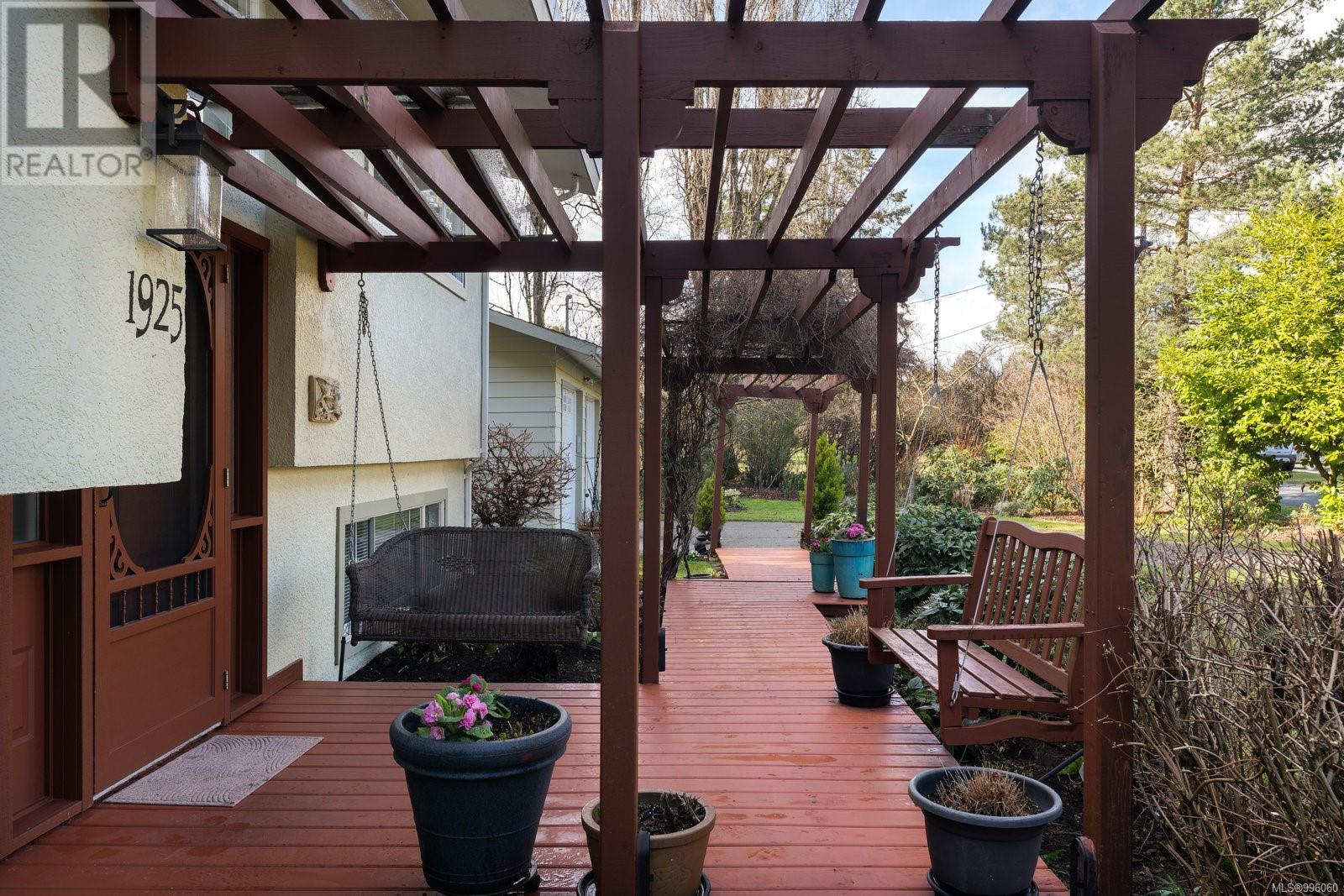 Property at 1925 Hovey Rd image 4