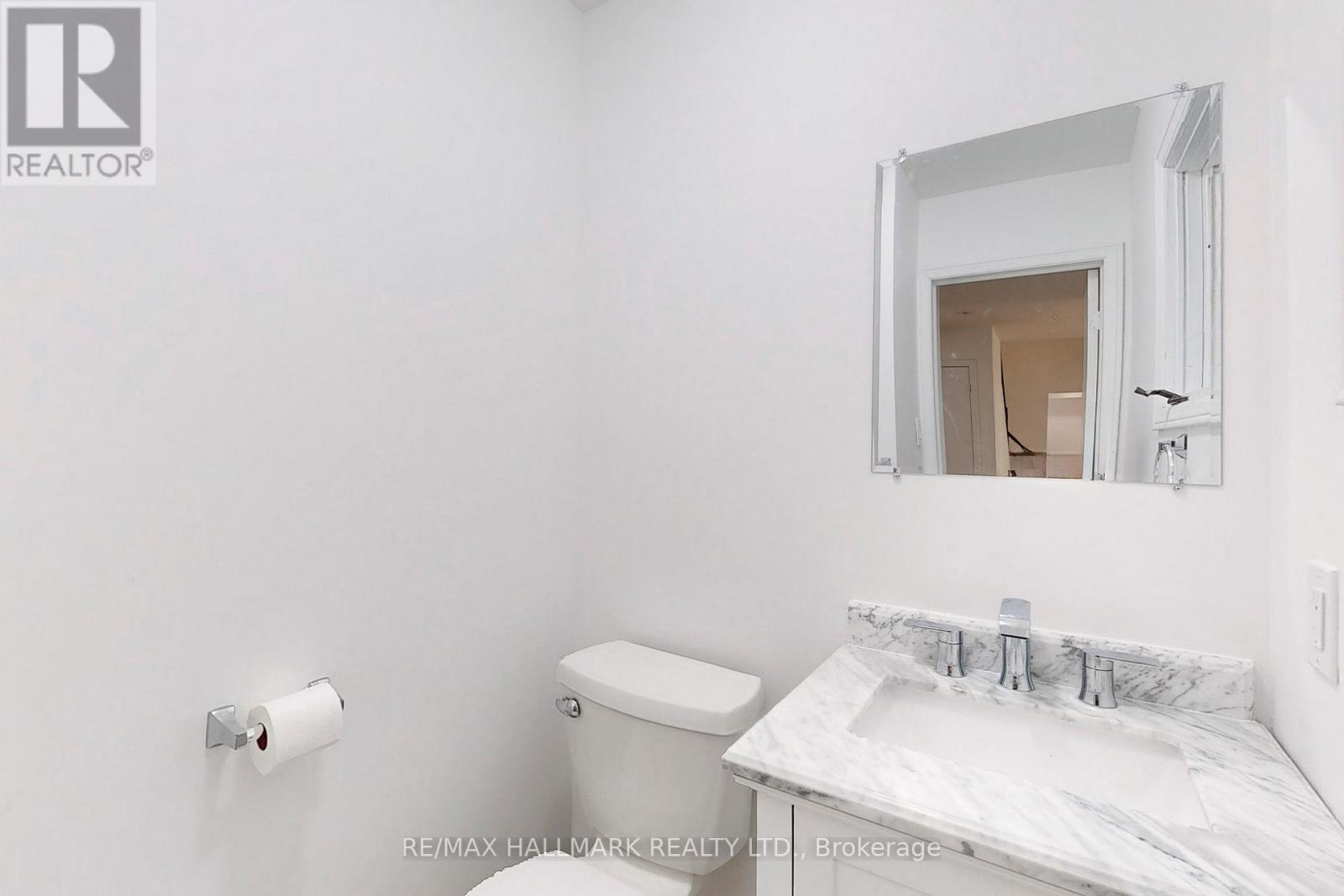 1620 Howat Crescent, Mississauga, Ontario  L5J 4G5 - Photo 13 - W12097276