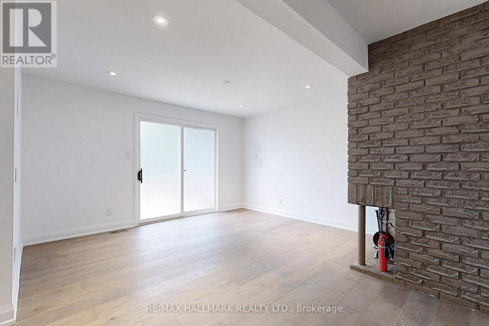 1620 Howat Crescent, Mississauga, Ontario  L5J 4G5 - Photo 7 - W12097276