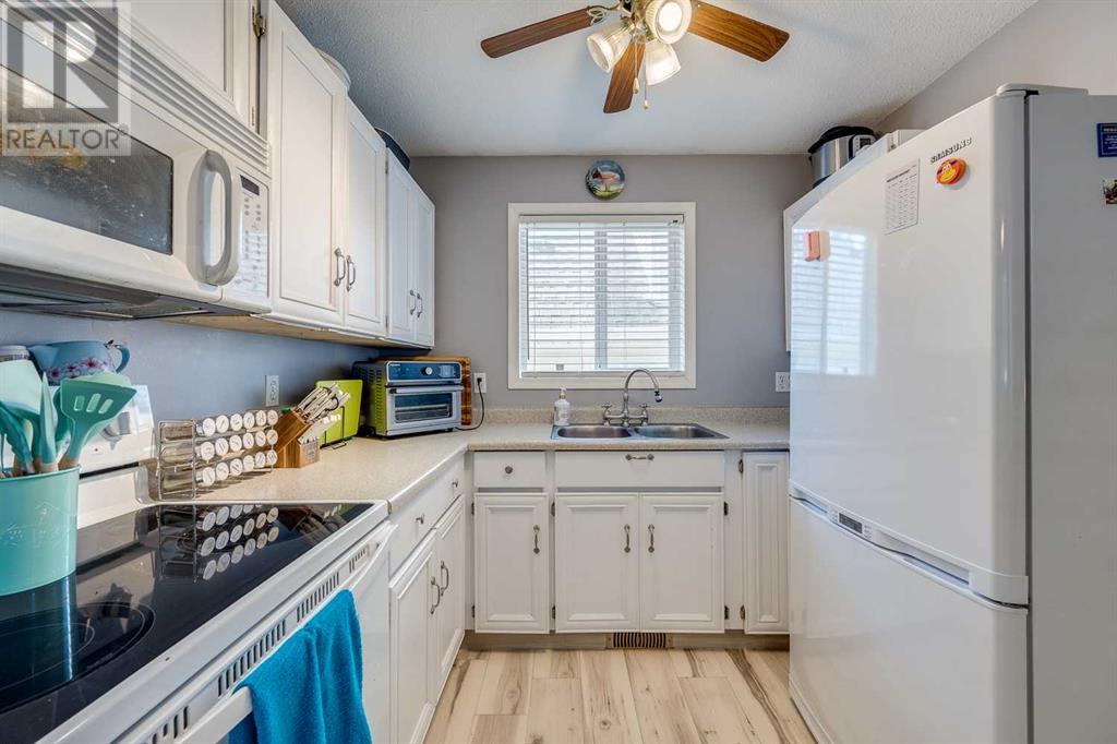 54 Roland Street, Red Deer, Alberta  T4P 3K9 - Photo 11 - A2205707