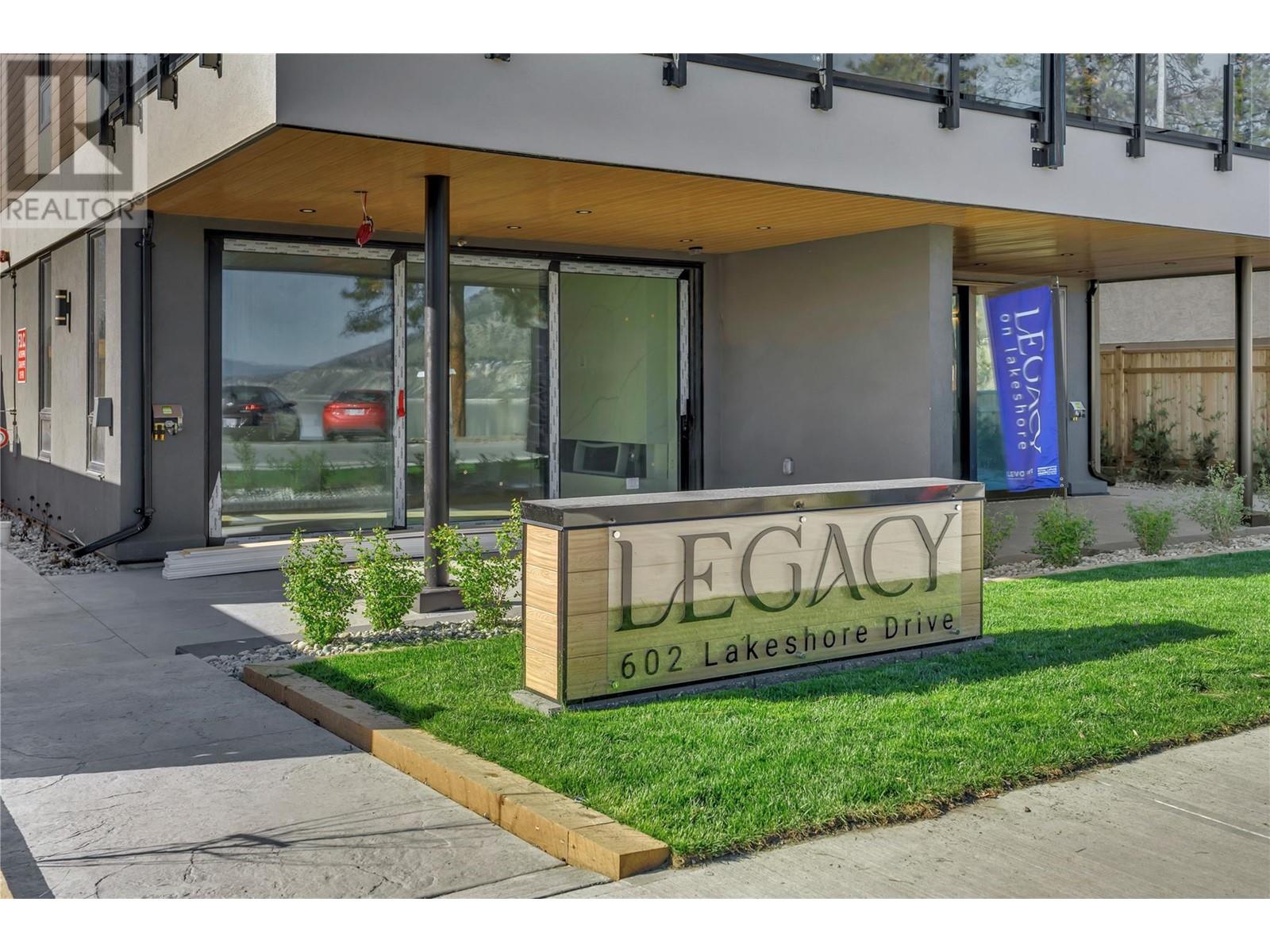 602 Lakeshore Drive Unit# 201, Penticton, British Columbia  V2A 1B9 - Photo 2 - 10344457