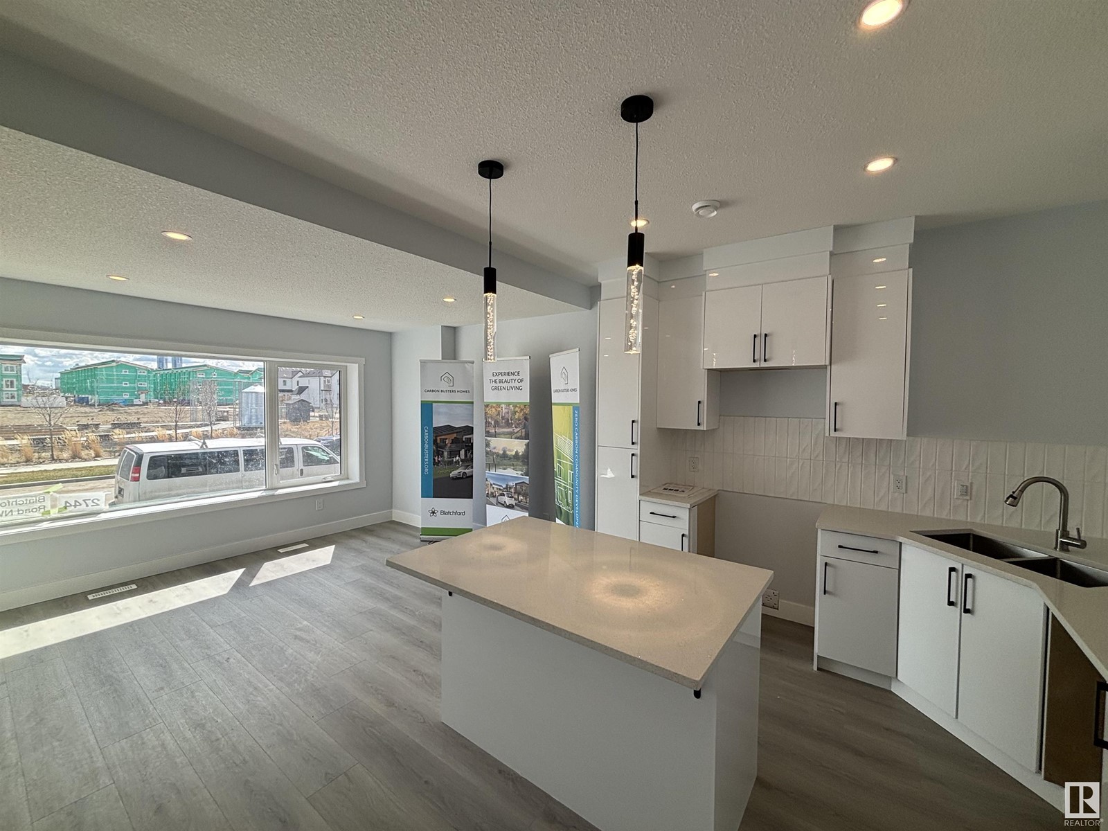 Property at 2744 BLATCHFORD RD NW image 4