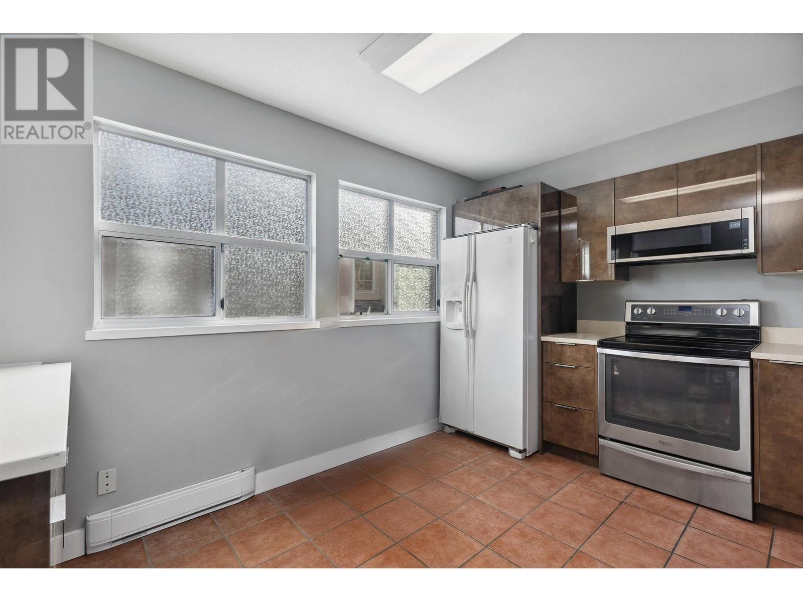 113 2450 Hawthorne Avenue, Port Coquitlam, British Columbia  V3C 6B3 - Photo 4 - R2978769