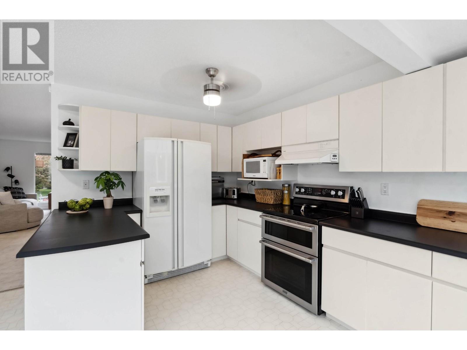 Property at 125 MONMOUTH Drive image 4
