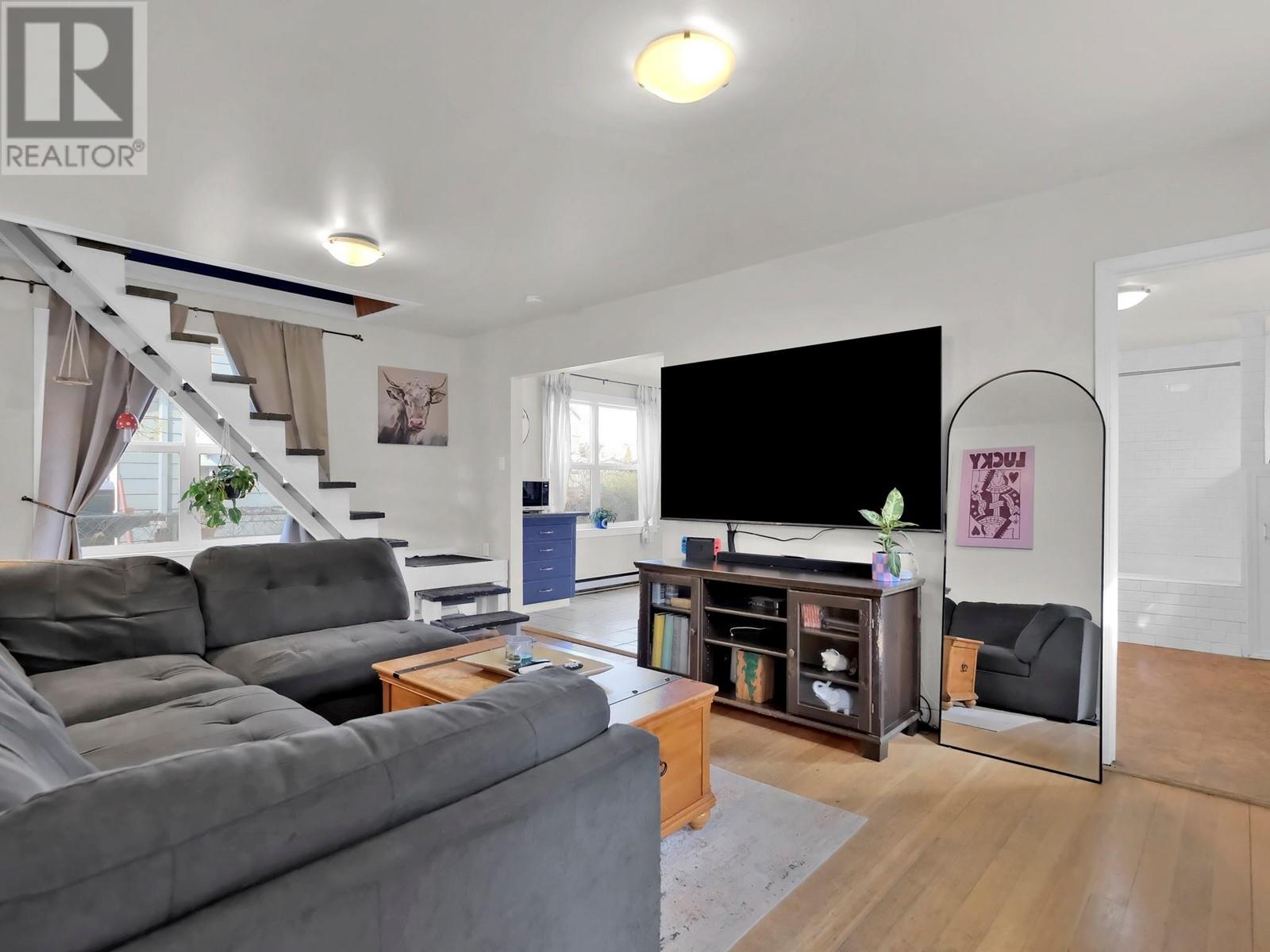 Property at 1455 Graham Street image 3