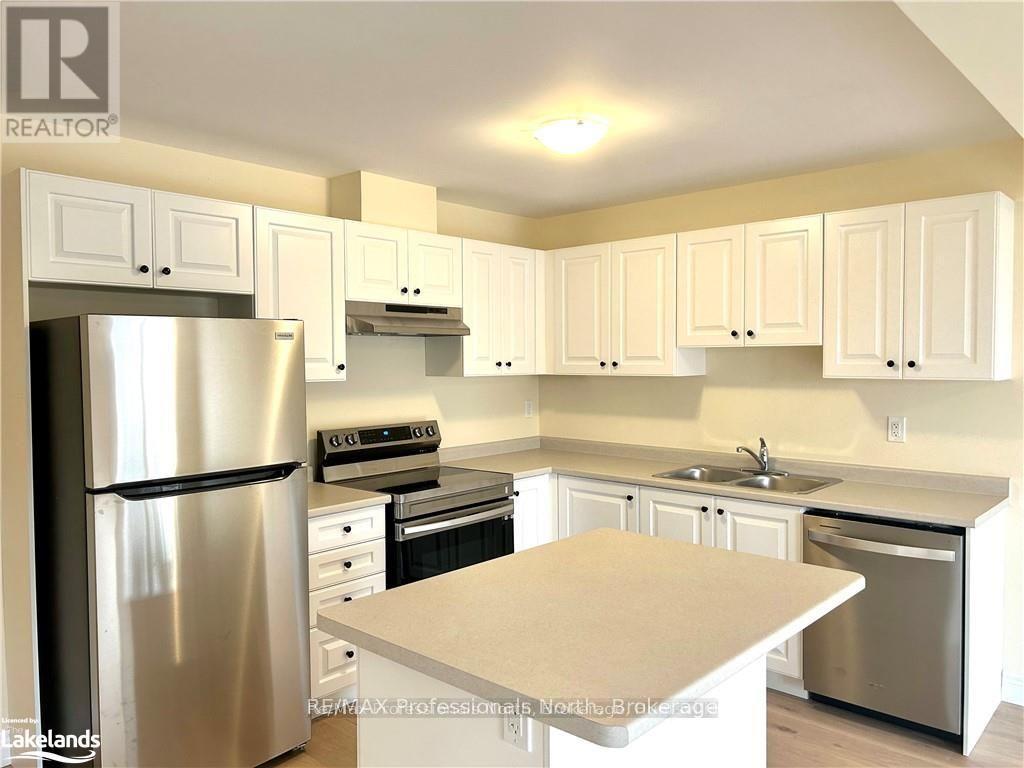 16 Nicole Park Place, Bracebridge, Ontario  P1L 0C8 - Photo 3 - X12097319