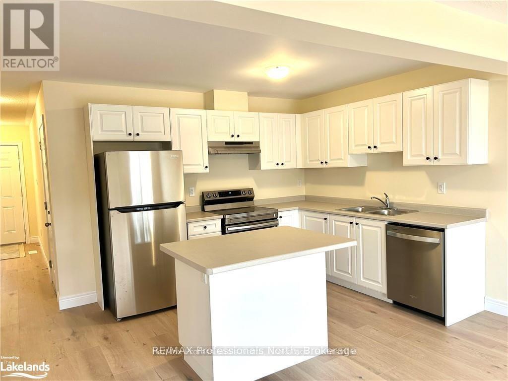 16 Nicole Park Place, Bracebridge, Ontario  P1L 0C8 - Photo 4 - X12097319
