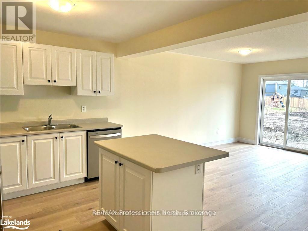 16 Nicole Park Place, Bracebridge, Ontario  P1L 0C8 - Photo 6 - X12097319