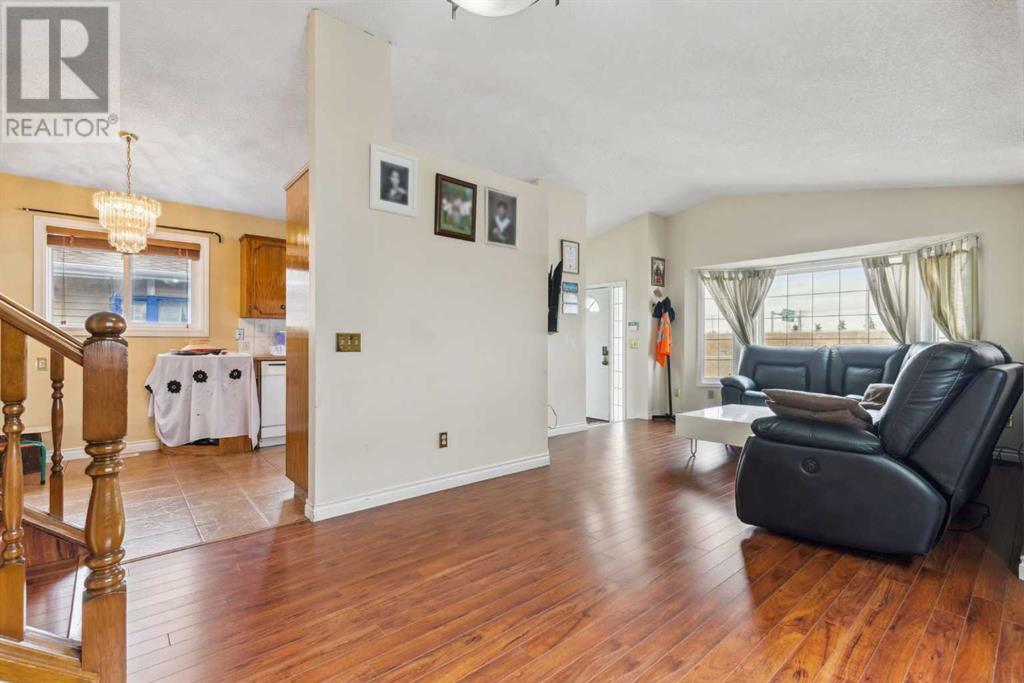 Property at 336 Whitworth Way NE image 5