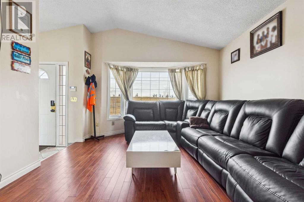 Property at 336 Whitworth Way NE image 4