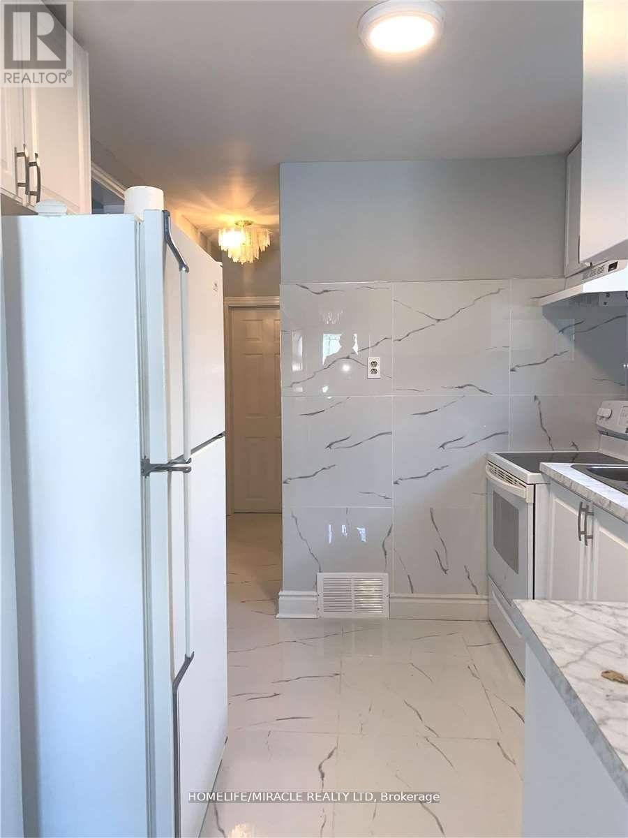 50 Haverson Boulevard, Toronto, Ontario  M6M 3J6 - Photo 8 - W12097313
