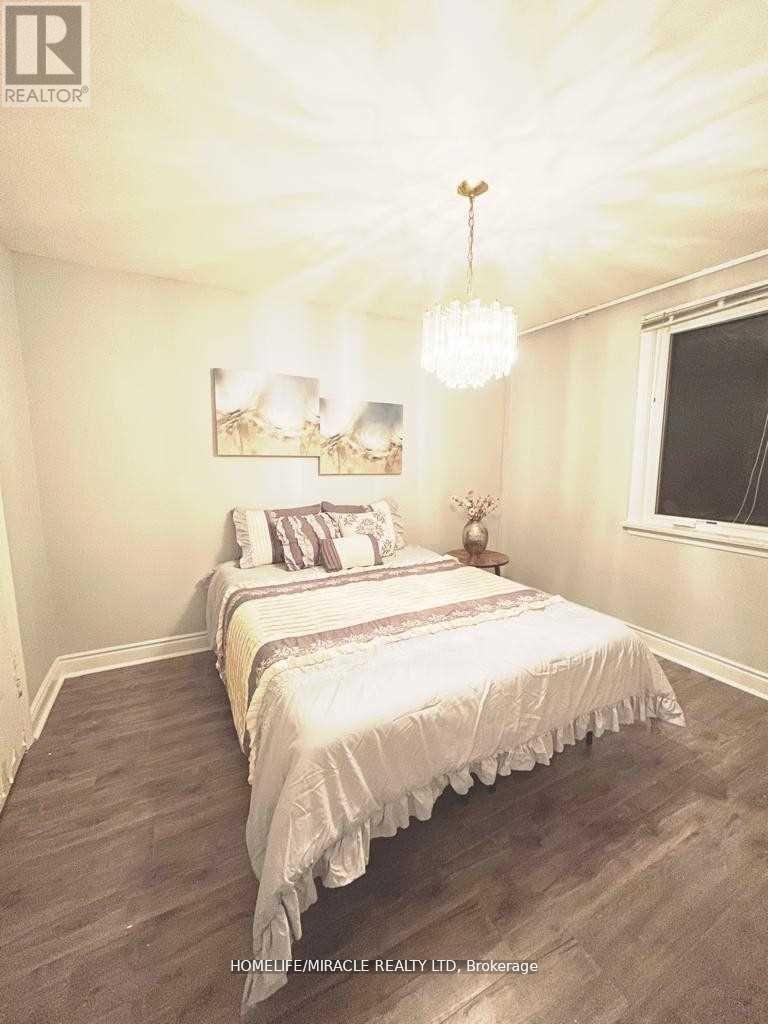 50 Haverson Boulevard, Toronto, Ontario  M6M 3J6 - Photo 9 - W12097313