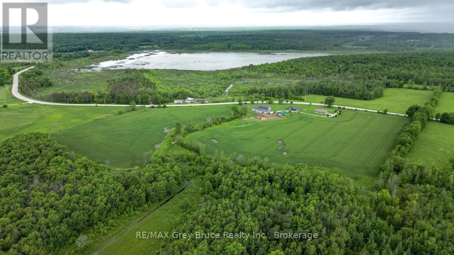 402622 Grey 17 Road, Georgian Bluffs, Ontario  N0H 2T0 - Photo 16 - X12070135