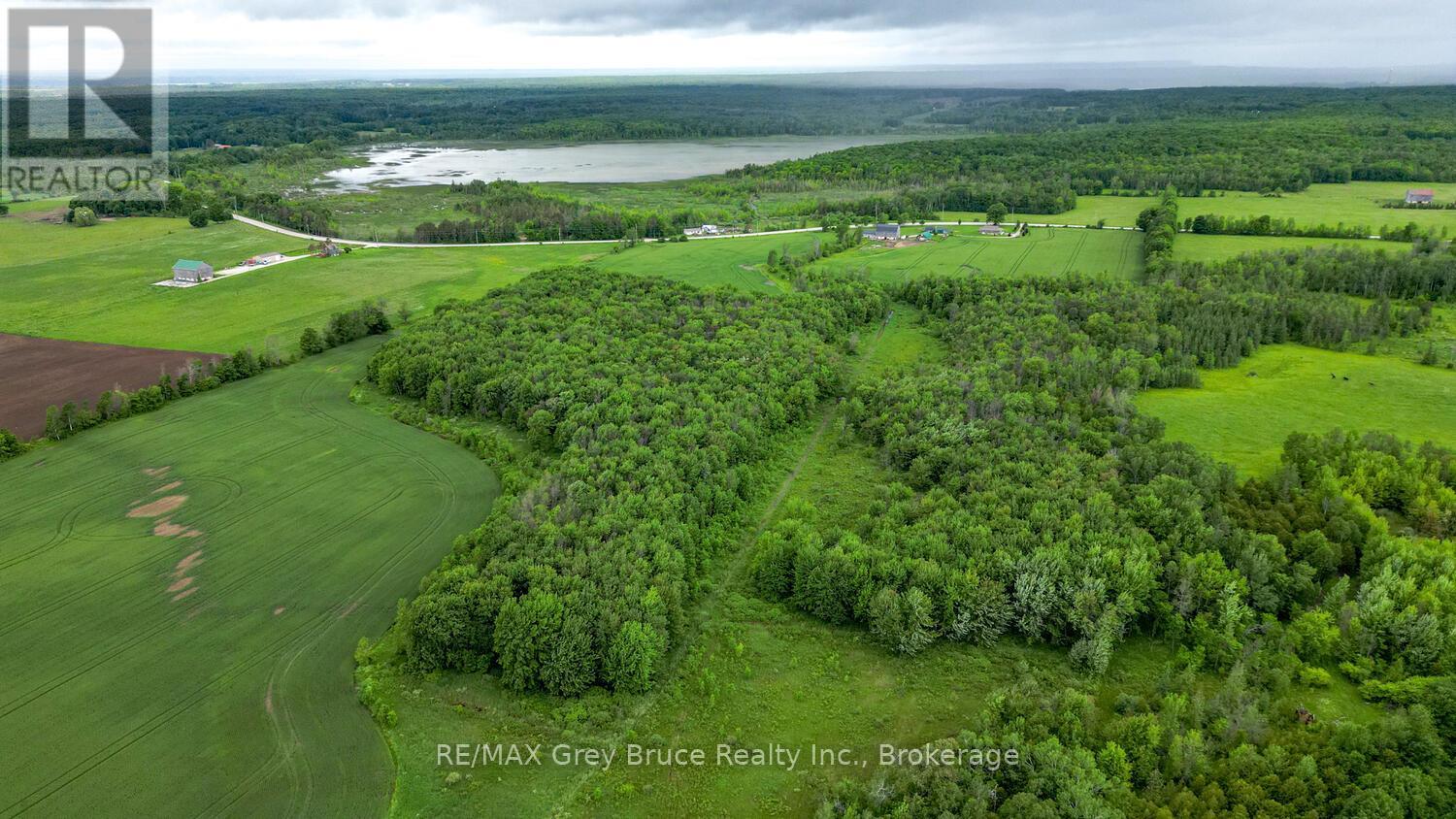 402622 Grey 17 Road, Georgian Bluffs, Ontario  N0H 2T0 - Photo 14 - X12070135