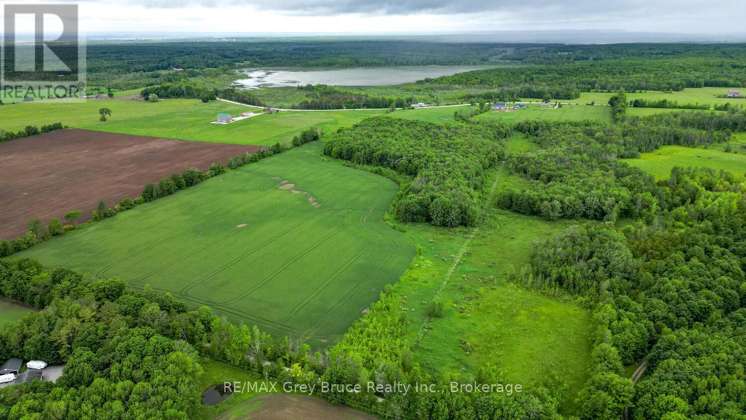 402622 Grey 17 Road, Georgian Bluffs, Ontario  N0H 2T0 - Photo 13 - X12070135