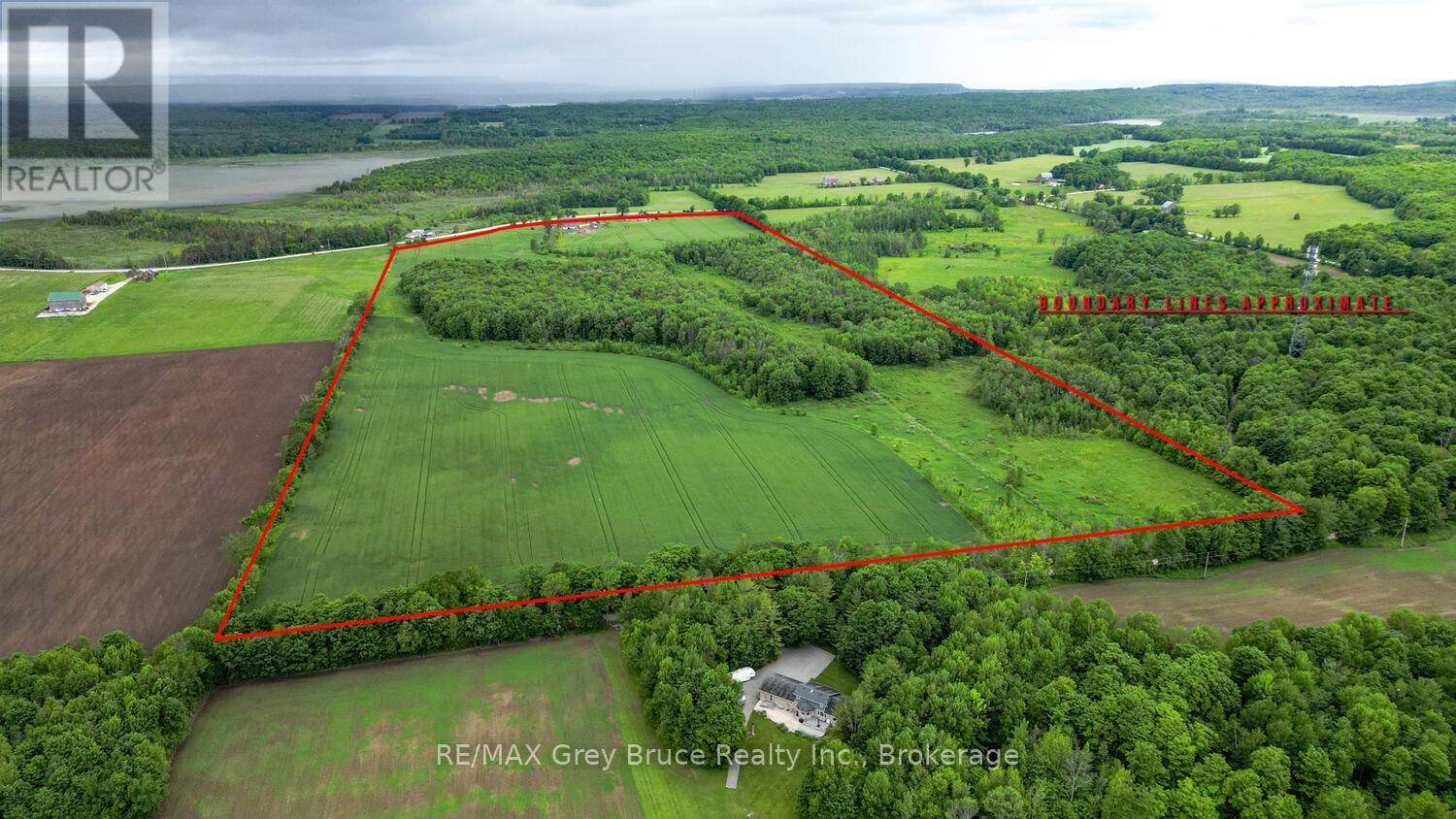 402622 Grey 17 Road, Georgian Bluffs, Ontario  N0H 2T0 - Photo 2 - X12070135