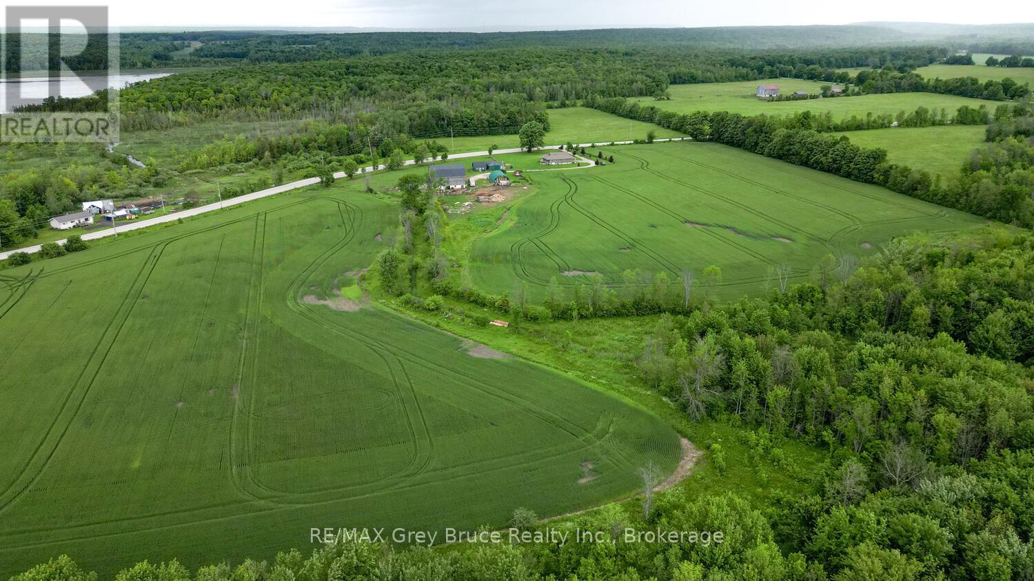 402622 Grey 17 Road, Georgian Bluffs, Ontario  N0H 2T0 - Photo 20 - X12070135