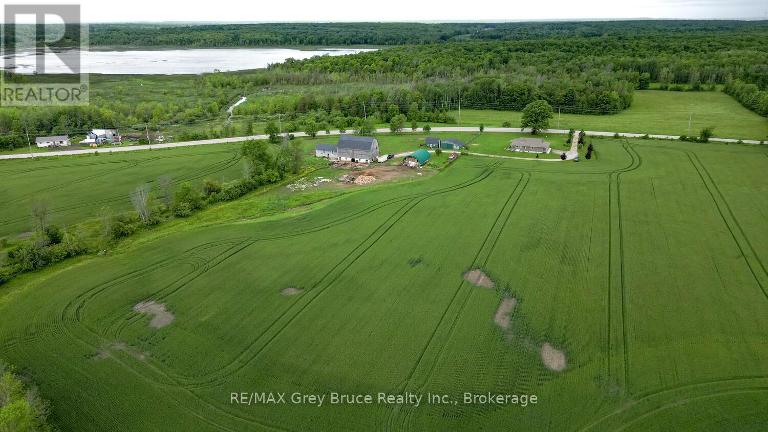 402622 Grey 17 Road, Georgian Bluffs, Ontario  N0H 2T0 - Photo 22 - X12070135