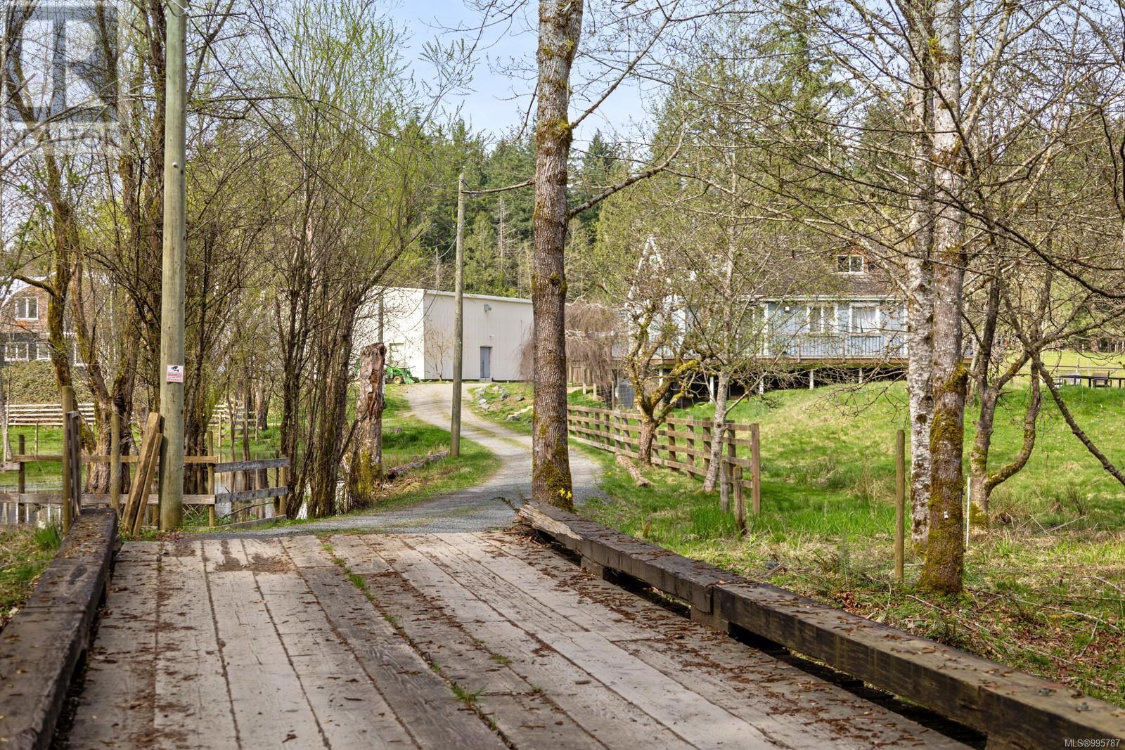 Property at 2601 Grafton Ave image 4