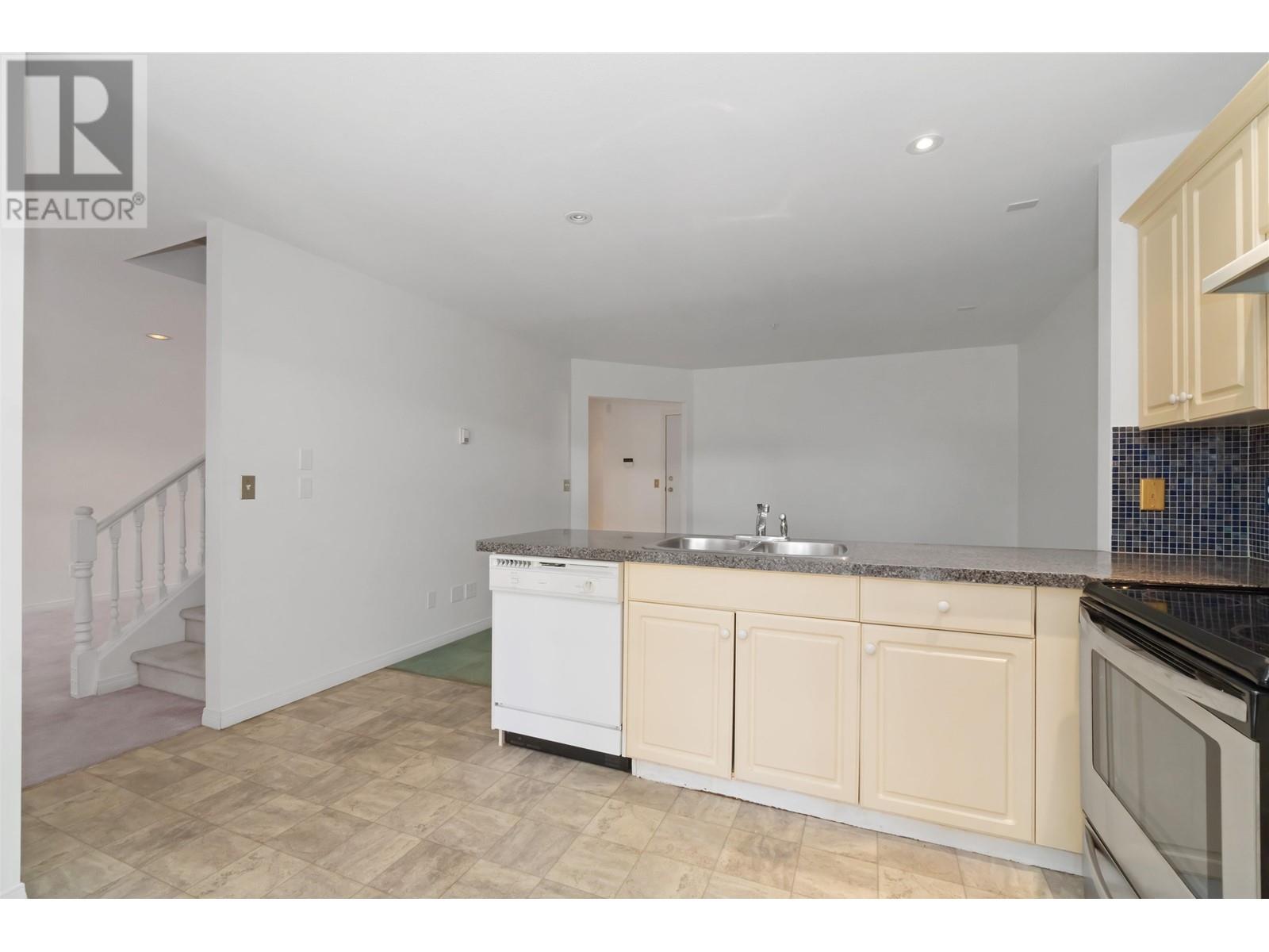 Property at 96 758 RIVERSIDE DRIVE image 3