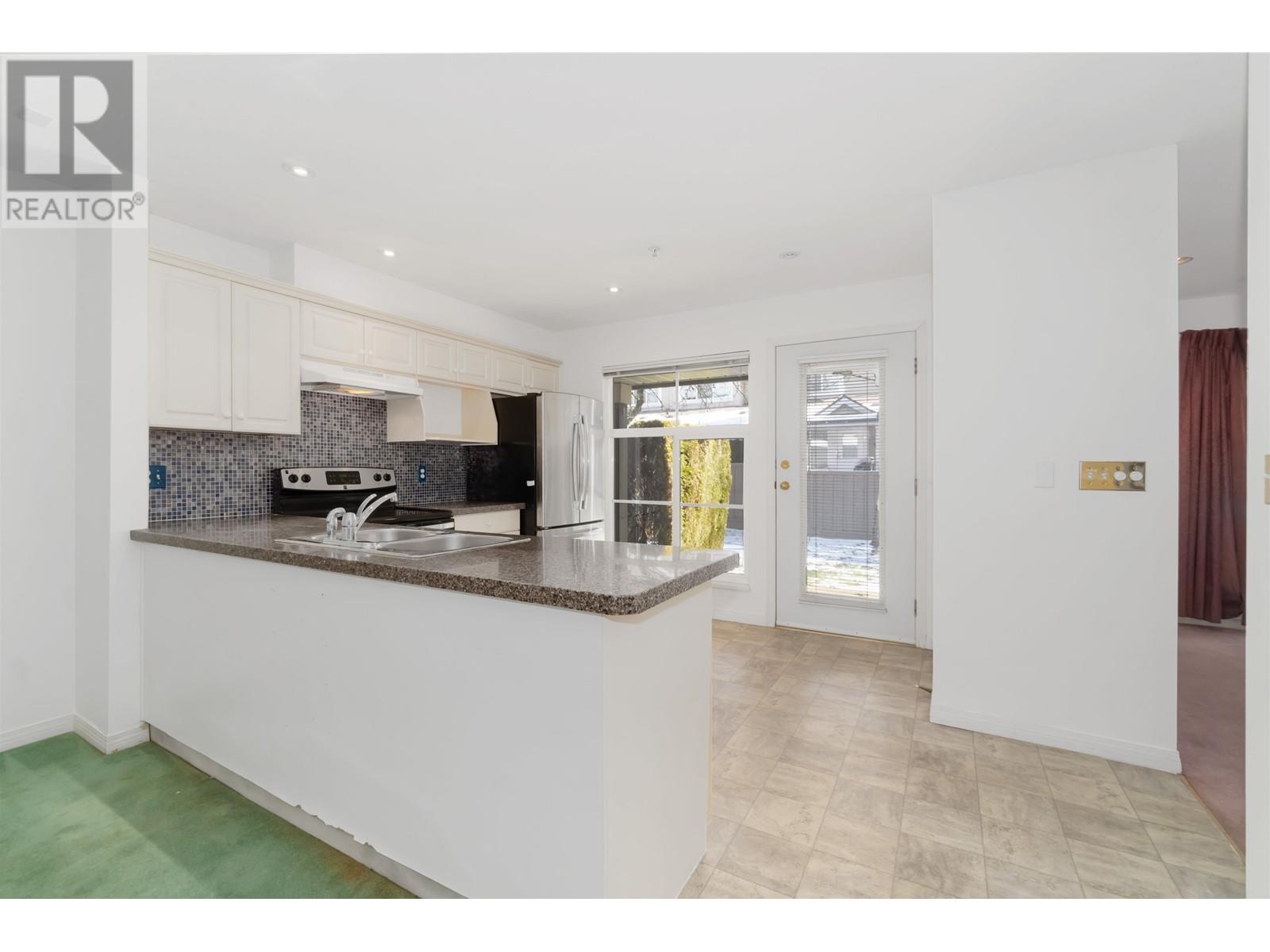 Property at 96 758 RIVERSIDE DRIVE image 4