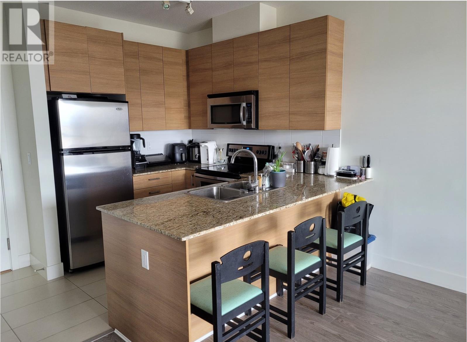 Listing Picture 13 of 40 : 409 5788 SIDLEY STREET, Burnaby / 本拿比 - 魯藝地產 Yvonne Lu Group - MLS Medallion Club Member