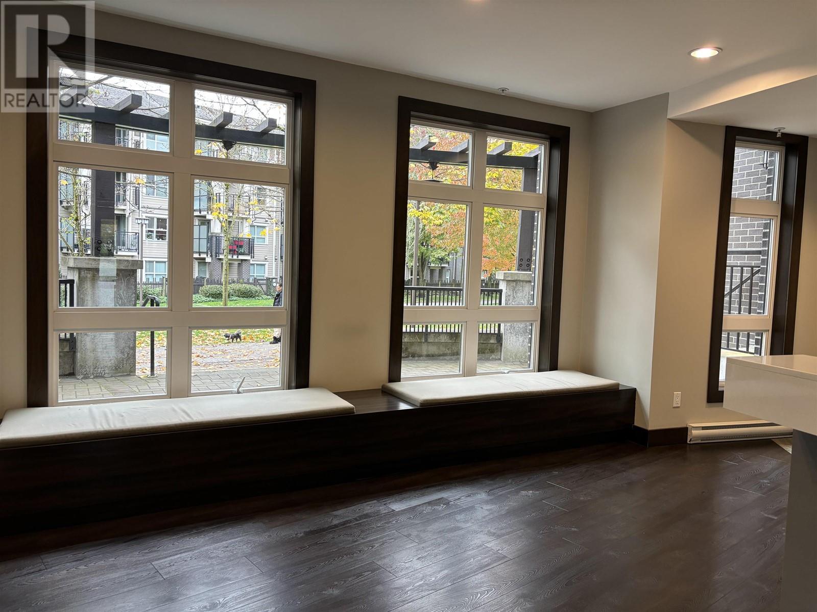 Listing Picture 6 of 40 : 409 5788 SIDLEY STREET, Burnaby / 本拿比 - 魯藝地產 Yvonne Lu Group - MLS Medallion Club Member