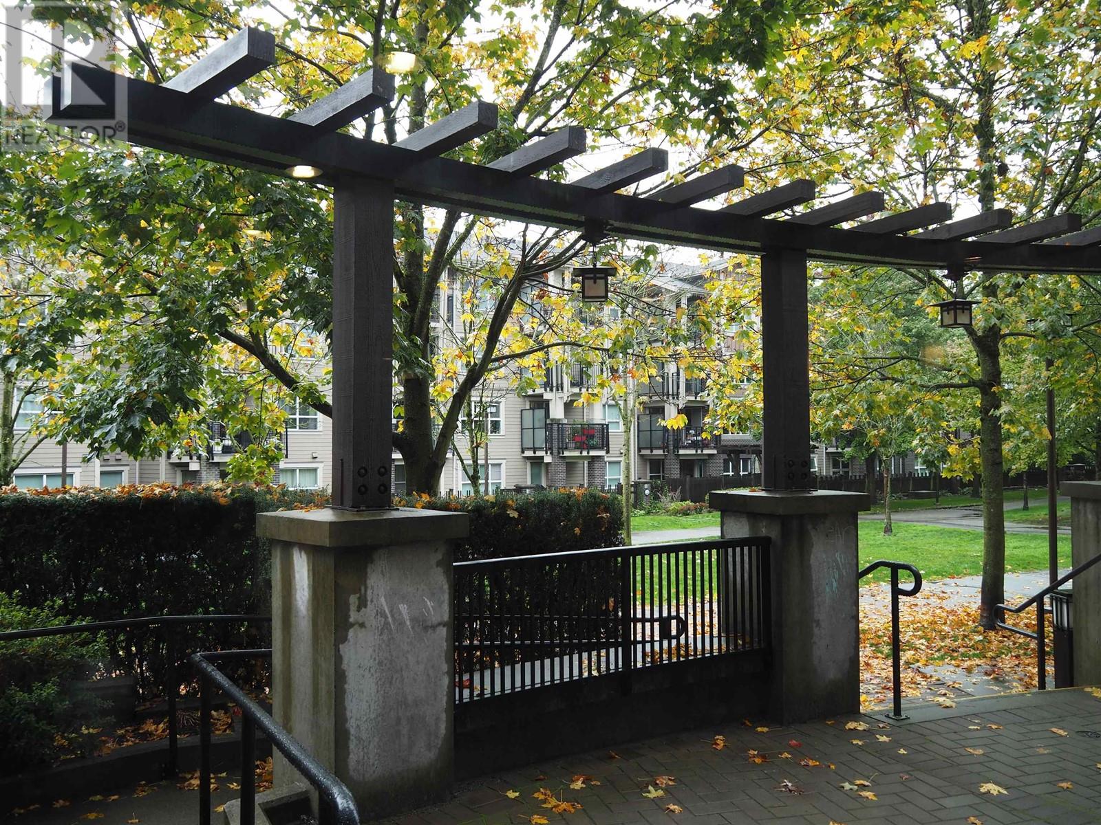 Listing Picture 36 of 40 : 409 5788 SIDLEY STREET, Burnaby / 本拿比 - 魯藝地產 Yvonne Lu Group - MLS Medallion Club Member