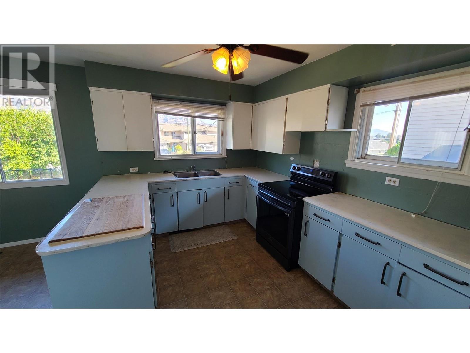 Property at 18 OSPREY Place image 3
