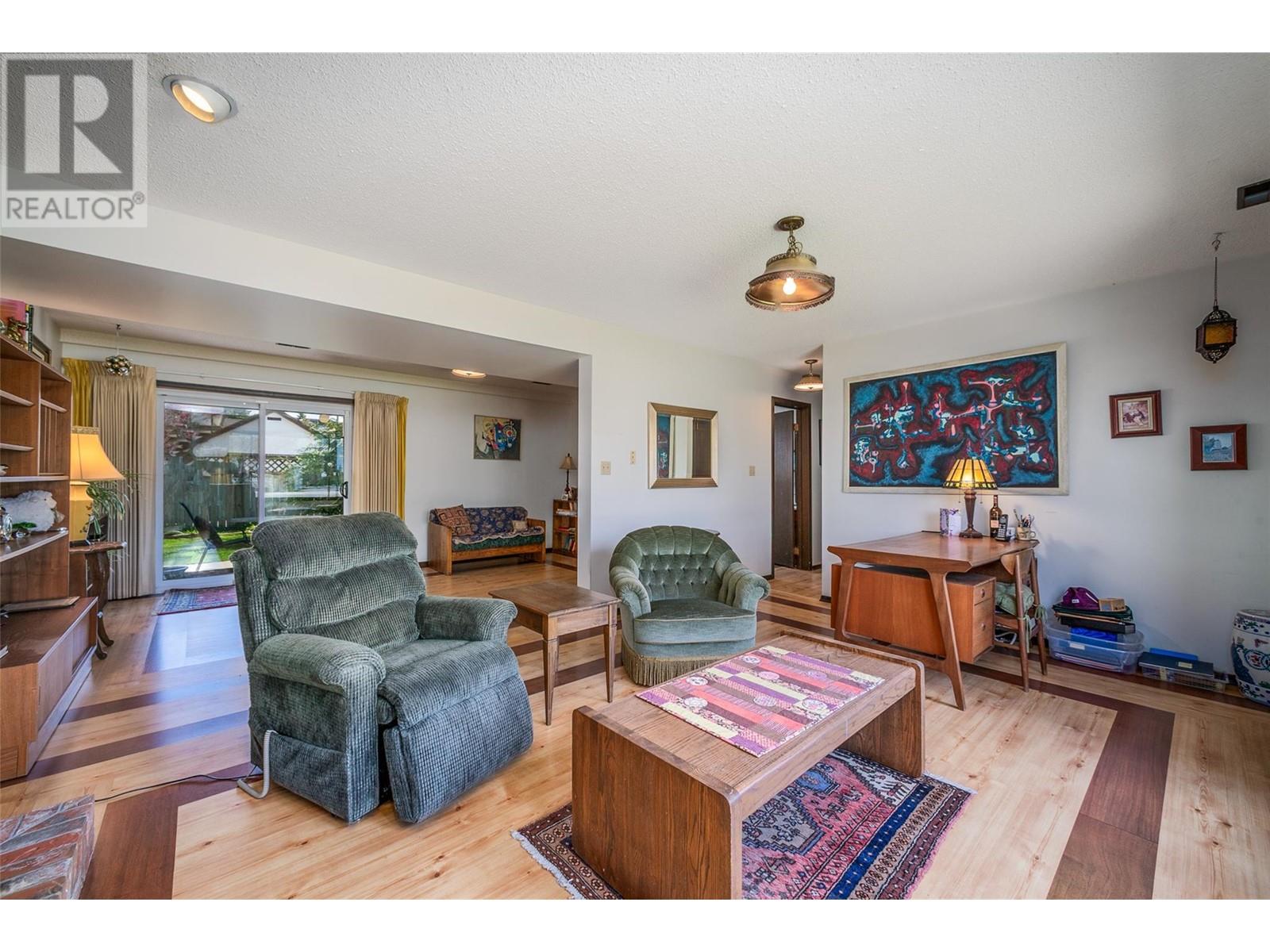 2681 Abbott Street, Kelowna, British Columbia  V1Y 1G3 - Photo 28 - 10344442
