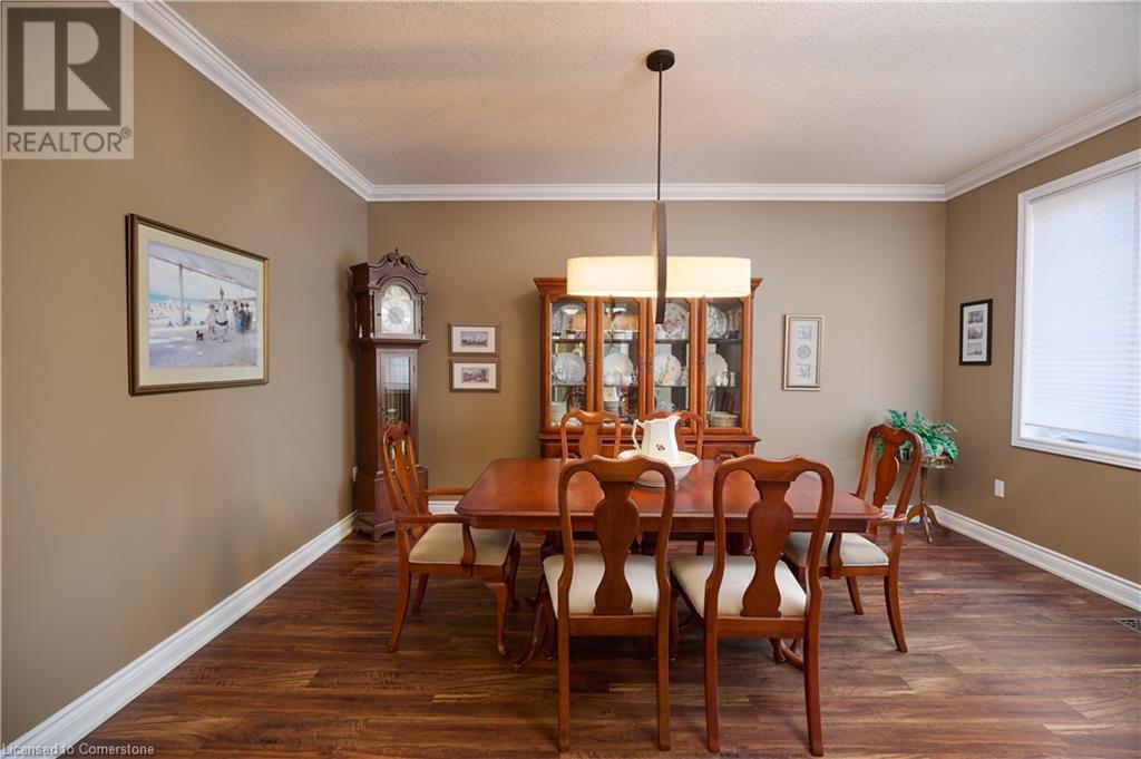 Property at 111 BRIARMEADOW Place image 4